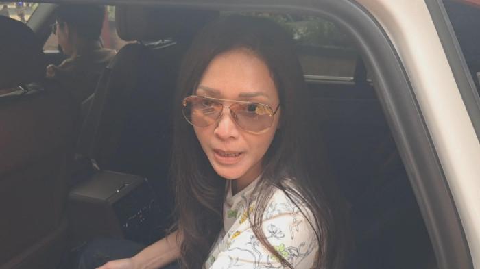 ALYSSA DAGUISE LAHIRAN - Maia Estianty ketika ditemui di Rumah Sakit JWCC Asih, Jakarta Selatan, Senin (11/5/2026). Maia terharu memiliki cucu pertama dari Al Ghazali dan Alyssa Daguise.  Maia Estianty mengaku terharu dan bangga melihat langsung perjuangan Alyssa Daguise melahirkan Baby S dengan proses persalinan normal.