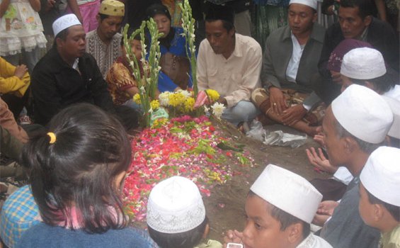 Hasil Saweran di Makam Gus Dur Buat 600 Gakin