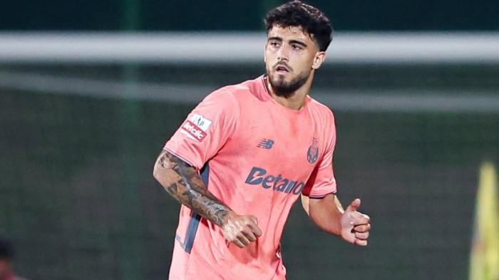 MANTAN LA MASIA  - Mantan akademi Barcelona (La Masia), Angel Alarcon yang saat ini membela FC Porto.