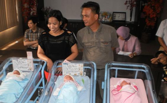 Istri Bripka Rifel Ayala Simbolon Lahirkan Bayi Kembar 4
