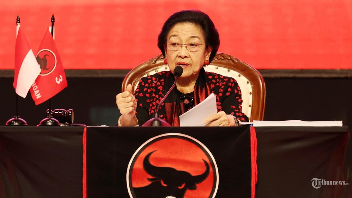 BIMTEK PDIP - Ketua Umum DPP PDI Perjuangan (PDIP) Megawati Soekarnoputri memberikan arahan kepada peserta Bimbingan Teknis (Bimtek) Fraksi PDIP se-Indonesia di The Meru & Bali Beach Convention Center, Sanur, Denpasar, Bali, Rabu (30/7/2025). Ia menyerukan bahwa perjuangan politik bukan sekadar rutinitas, melainkan amanat sejarah yang tak boleh padam.