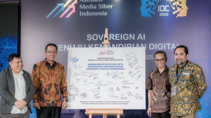 USULAN RI MASUK AGENDA WIPO - Menteri Hukum, Supratman Andi Agtas di acara Penandatangan Komitmen Bersama Anggota Asosiasi Media Siber Indonesia Mendukung Revisi UU Hak Cipta dan Proposal Indonesia untuk Copyright & Digital Environment di Jakarta.
