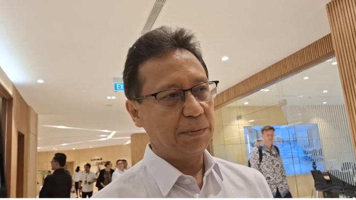 ARAHAN PRABOWO - Menteri Kesehatan Budi Gunadi Sadikin merespons arahan Presiden Prabowo Subianto untuk meningkatkan jumlah lulusan dokter di Indonesia menjadi 140 ribu. Menurut Budi, kondisi di lapangan menunjukkan, jumlah dokter yang ada memang masih terbatas, bahkan distribusinya belum merata. Hal ini disampaikan saat ditemui di Kemenkes, Kuningan, Jakarta Selatan, Kamis (22/1/2026).
