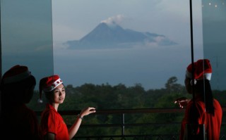 Indahnya Menikmati Merapi di Malam Natal