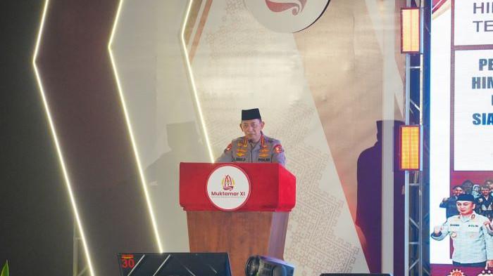 MUKTAMAR XI HIMA PERSIS - Kapolri Jenderal Listyo Sigit Prabowo saat membuka Muktamar XI Hima Persis yang berlangsung di SKA Convention Exhibition, Kota Pekanbaru, Riau. (HO/Polri)