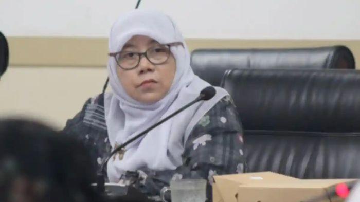 Muthmainah memutuskan mengundurkan diri