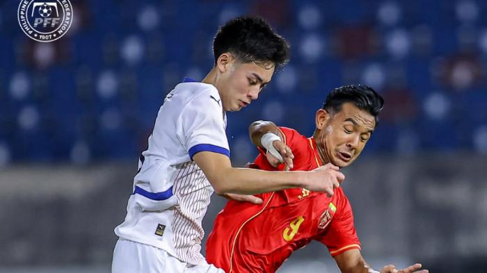 SEA GAMES 2025 - Duel bola antara pemain Filipina vs Myanmar dalam laga Grup C SEA Games 2025 di 700th Anniversary of Chiang Mai Stadium, Thailand pada 5 Desember 2025. (Instagram PMNFT - 10/12/2025)
