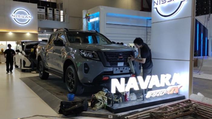NISSAN NEVARA -92-