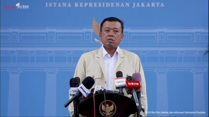 NUSRON WAHID - Menteri Agraria dan Tata Ruang/Kepala Badan Pertanahan Nasional (ATR/BPN), Nusron Wahid, di Istana Merdeka, Jakarta, pada Senin (17/2/2025). Salah satu topik utama yang turut dibahas adalah kasus dugaan penyalahgunaan sertifikat tanah di wilayah perairan Bekasi dan Tangerang.