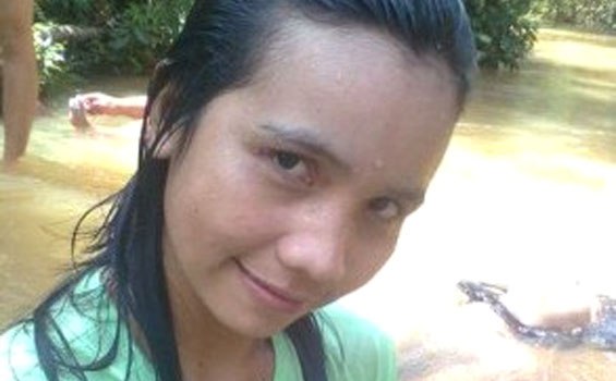 Heboh, Ada Gadis Mandi dengan Naga