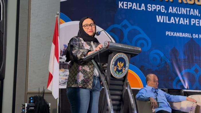 RAPAT KOORDINASI - Wakil Kepala Badan Gizi Nasional (BGN) Nanik Sudaryati Deyang dalam acara Rapat Koordinasi dengan para Kepala SPPG, Pengawas Gizi, dan Pengawas Keuangan se Kota Pekanbaru, serta Para Koordinator Wilayah SPPG Se Provinsi Riau, di Pekanbaru, Rabu, 4 Maret 2026.