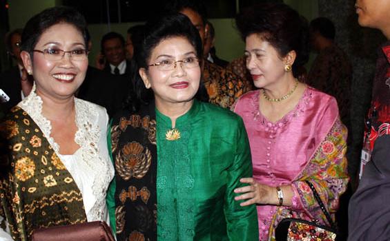 Nila Juwita Moeloek akan Melayat Menkes Endang