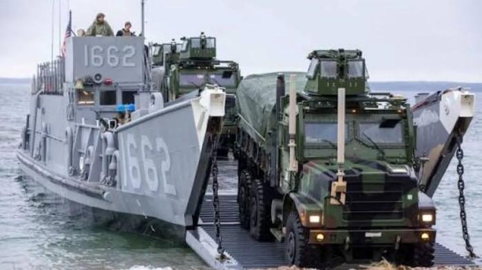OPERASI AMFIBI - Kapal perang Angkatan Laut Amerika Serikat