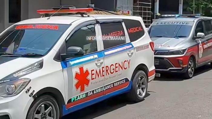 ORDER FIKTIF AMBULANS - Tiga unit ambulans dan satu mobil pikap layanan logistik jadi korban orderan fiktif di Semarang, Jawa Tengah.