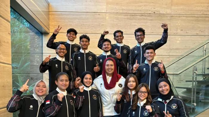 PELEPASAN ATLET PANJAT TEBING - Ketua Umum Federasi Panjat Tebing Indonesia (FPTI) Yenny Wahid melepas sembilan atlet panjat tebing yang akan memperkuat Indonesia pada Asian Games Aichi-Nagoya 2026. Prosesi pelepasan berlangsung di FM7 Resort Hotel Airport Soekarno-Hatta, Kamis (24/9/2026). Dok: FPTI
