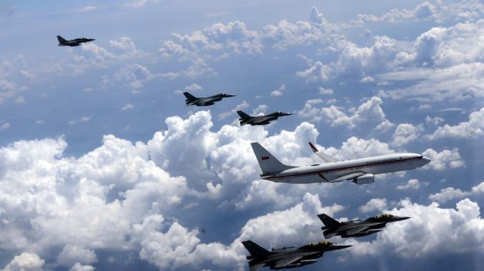 PENGAWALAN JET TEMPUR presiden
