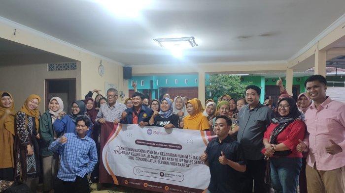 Sasar Generasi Muda di Sleman, PKM Guru Besar PKnH UNY 2025 Tanamkan Nilai Hukum dan Kebangsaan