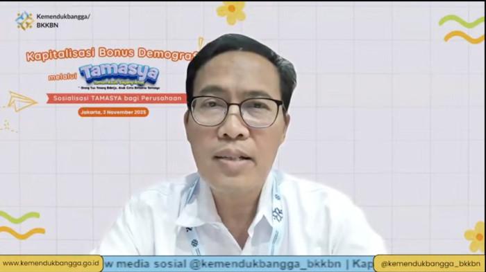 Sekretaris Kementerian Kependudukan dan Pembangunan Keluarga (Kemendukbangga)/Sekretaris Utama BKKBN, Prof. Budi Setiyono, mengutip penelitian Heckman, James J. (2008) dalam kegiatan “Kapitalisasi Bonus Demografi: Sosialisasi Program Taman Asuh Sayang Anak (TAMASYA) bagi Perusahaan”, Senin (3/11/2025) via daring melalui Zoom Meeting dan YouTube Kemendukbangga/BKKBN.