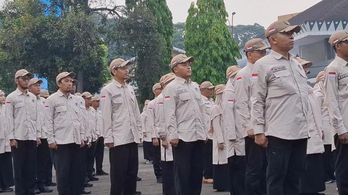 Menteri Haji dan Umrah RI Irfan Yusuf atau Gus Irfan meminta Petugas Penyelenggara Ibadah Haji (PPIH) Arab Saudi untuk mendoakan kondisi bangsa Indonesia di Tanah Suci. 