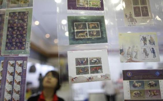 Berburu Perangko Murah Berbagai Negara di Pameran Ini