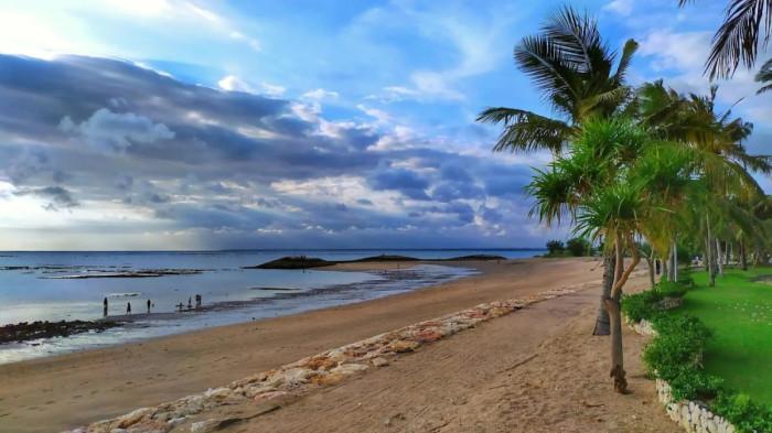 PANTAI KUTA, DENPASAR - Foto destinasi wisata Pantai Kuta di Denpasar.