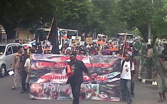 Mahasiswa Papua di Yogya: Tarik Militer dari Papua