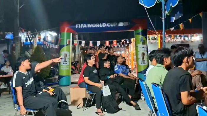 Perjuangan Melek Mata hingga Dini Hari, Suporter Swiss Teruskan Pesta Sampai Pagi