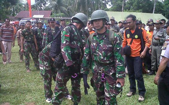 14 Personil di Lokasi Jatuhnya Pesawat Belum Ada Kabar