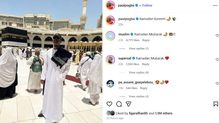 UCAPAN RAMADAN - Paul Pogba memberikan ucapan ramadan bertuliskan Ramadan Kareem