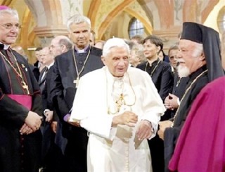 Duka Cita Macron hingga Rishi Sunak untuk Mendiang Paus Benedictus XVI