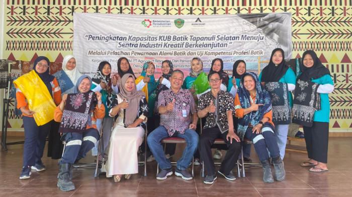 Pemberian pelatihan dilakukan oleh PTAR kepada pelaku UMKM Batik Tapsel.