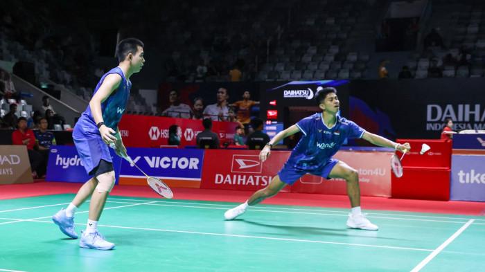 MELAJU BABAK UTAMA - Pemain ganda putra Indonesia Ali Faathir Rayhan/Devin Artha Wahyudi berhasil mengamankan tiket ke babak utama Daihatsu Indonesia Masters 2026 setelah melalui laga kualifikasi yang ketat di Istora Gelora Bung Karno (GBK), Jakarta, Selasa (20/1/2026).