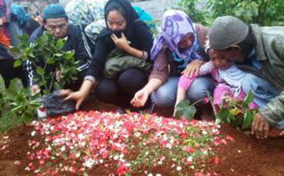 Jangan Bilang Papa Kalau Dede Ditendang Mama