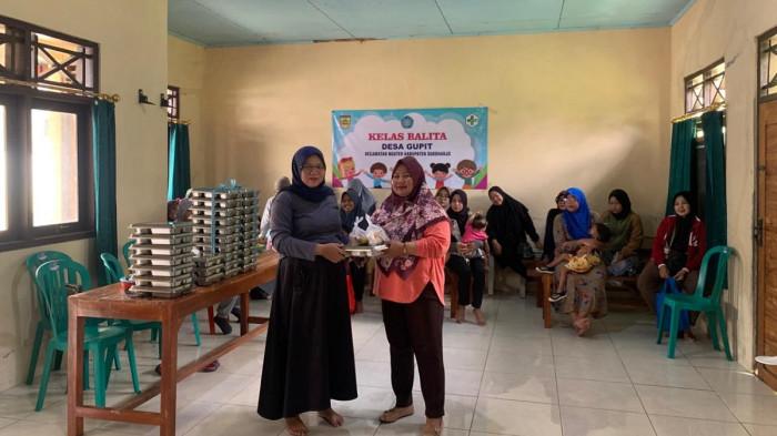 Pembagian MBG di Sukoharjo diwarnai pesan tenaga kesehatan soal asupan bergizi
