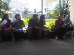 Puluhan Pencari Kerja Padati Kantor Disnaker