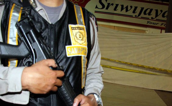 Awas! Tas Kulit Ini Berisi Bom