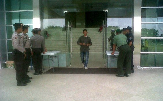 Sutradara Film Inisial P Diduga Dalang Bom Serpong-Buku