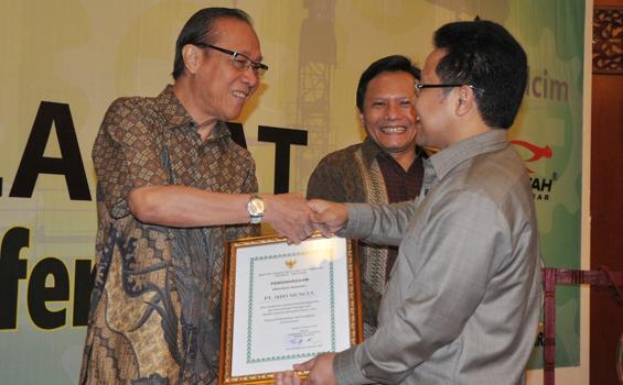 Empat Perusahaan Raih Penghargaan Menakertrans
