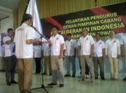 Terpilih Sebagai Wakil Ketua, Hamli Halim Serahkan SK ke DPRD Gowa