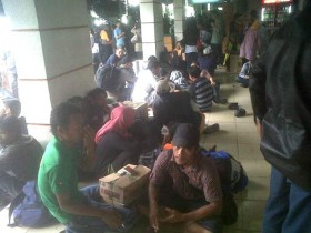 Pemudik H-4 di Stasiun Pasar Senen Diprediksi Capai 15.000 Orang