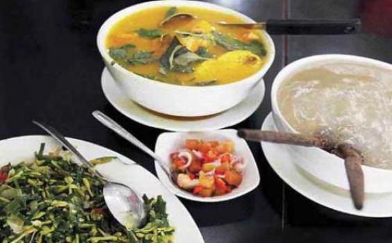 Papeda makanan khas Papua.