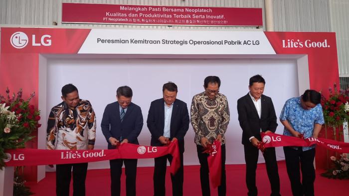 Peresmian pabrik AC LG Cibitung