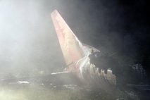 Pesawat The Henan Airlines Jatuh Menewaskan 42 Penumpang