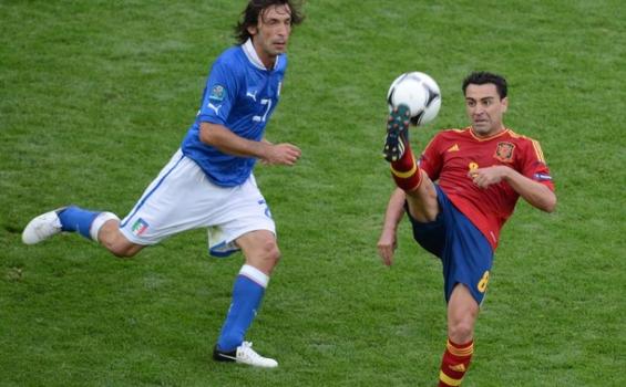 Andrea Pirlo Disanjung-sanjung Pemain Spanyol