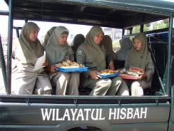 Pol PP Tangkap 6 Siswa Tak Puasa dan Sita Mie Goreng