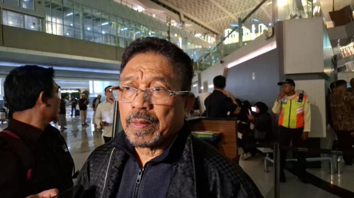 EVAKUASI WNI DARI IRAN - Politisi Zulfan Lindan menjadi satu dari 22 warga negara Indonesia (WNI) yang dievakuasi dari Iran ke Tanah Air, di Bandara Soekarno Hatta, Tangerang, Banten, Selasa (10/3/2026).
