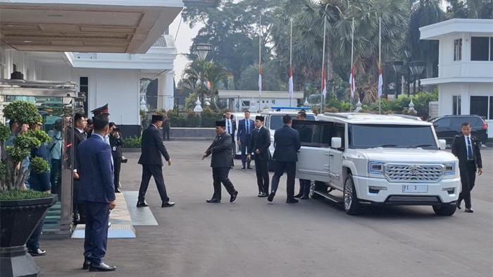 PRABOWO PERSEMAYAMAN RYAMIZARD - Presiden Prabowo Subianto tiba di Gedung Kementerian Pertahanan untuk ikut dalam upacara persemayaman mantan Menteri Pertahanan (Menhan) Ryamizard Ryacudu, Senin (1/6/2026).