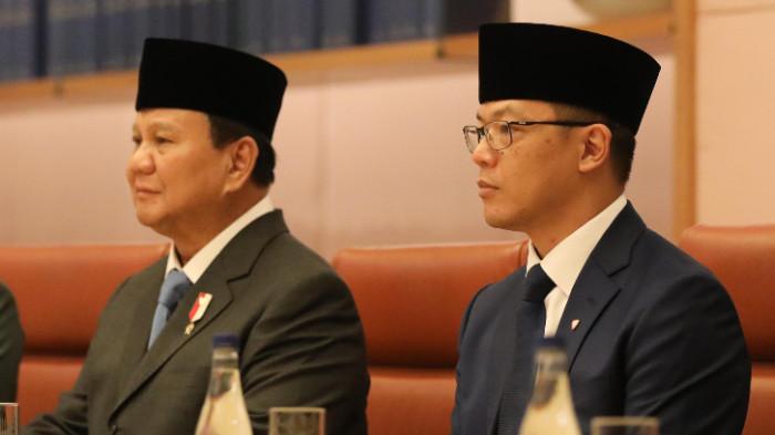 PRABOWO DAN SUGIONO - Sugiono saat masih menjabat Wakil Ketua Komisi I DPR RI bersama Prabowo Subianto yang masih menjabat Menteri Pertahanan. Sugiono saat ini menjabat sebagai Menteri Luar Negeri (Menlu) di bawah kepemimpinan Presiden Prabowo.