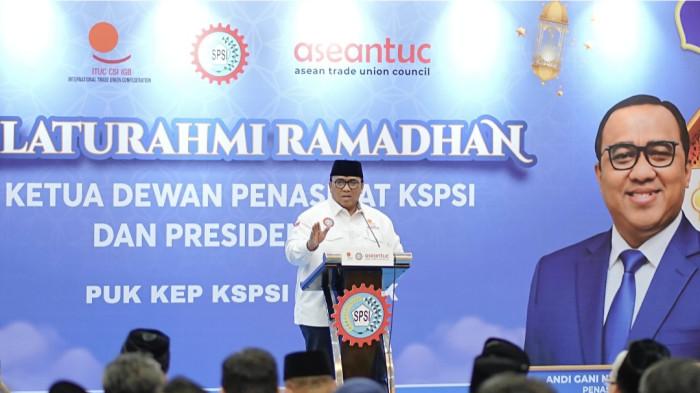 PERINGATAN HARI BURUH — Presiden KSPSI Andi Gani Nena Wea memberikan sambutan dalam acara silaturahmi dan buka puasa bersama Kapolri di Cikarang, Kabupaten Bekasi, Jumat (6/3/2026). Ia mengungkapkan kepastian hadirnya Presiden Prabowo pada May Day 2026 dan rencana peresmian Museum Marsinah.