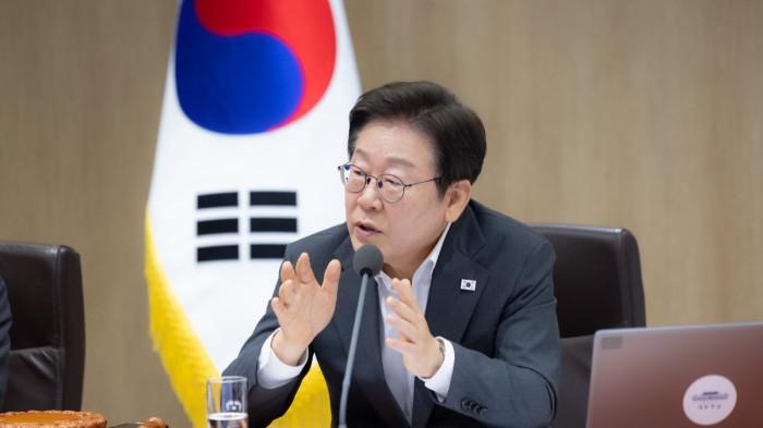 PRESIDEN KOREA SELATAN - Gambar diambil dari Facebook Lee Jae Myung pada Senin (4/8/2025), memperlihatkan Presiden Korea Selatan Lee Jae Myung dalam konferensi nasional pada 29 Juli 2025.